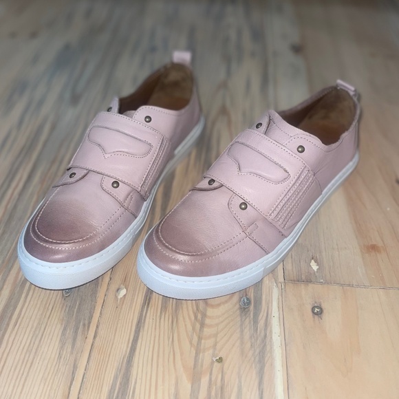 Bueno Leather Slip On Sneaker - Picture 1 of 10